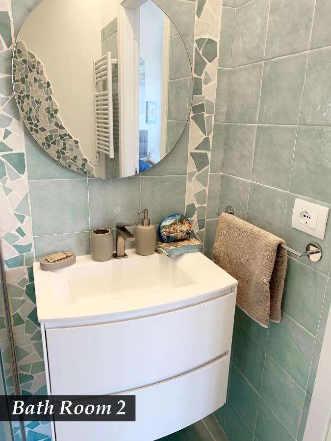 Nautilus Vista Mare Mozzafiato A 180 Gradi- Posto Auto Privato - 2 Camere Matrimoniali Piu 1 Divano Letto Singolo-Sky,Netflix-Wifi 200Mg Rapallo Exterior foto